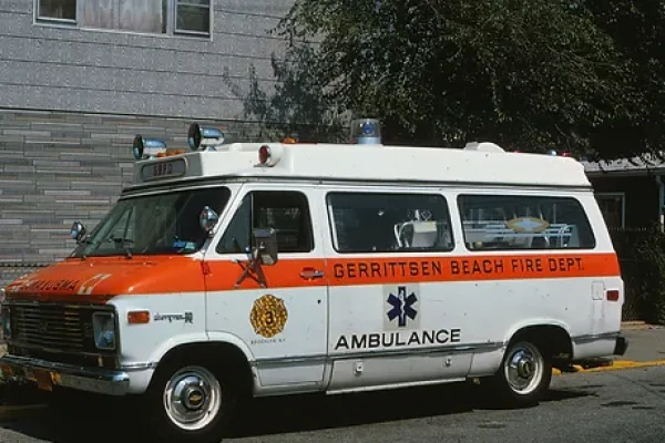 ny nyc gerritsen beach retired ambulance 3 1